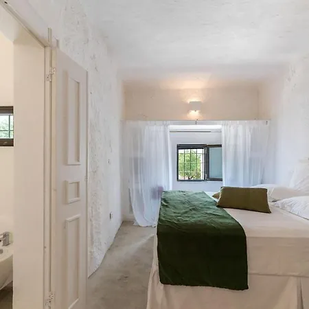 Masseria Isaia By Raro * Ostuni